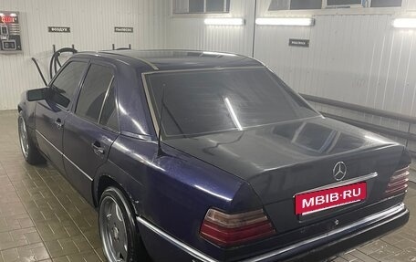 Mercedes-Benz E-Класс, 1992 год, 280 000 рублей, 8 фотография