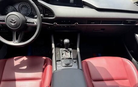 Mazda 3, 2022 год, 1 800 000 рублей, 8 фотография