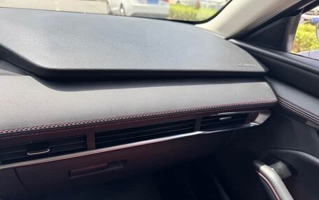 Mazda 3, 2022 год, 1 800 000 рублей, 18 фотография