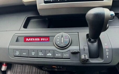 Honda Freed I, 2016 год, 850 000 рублей, 10 фотография