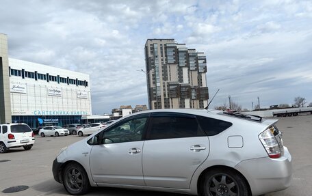 Toyota Prius, 2006 год, 670 000 рублей, 2 фотография