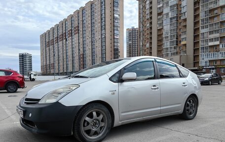 Toyota Prius, 2006 год, 670 000 рублей, 3 фотография