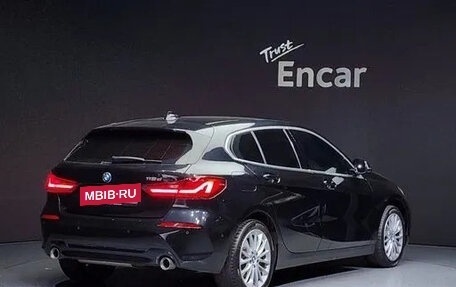BMW 1 серия, 2021 год, 1 800 000 рублей, 2 фотография