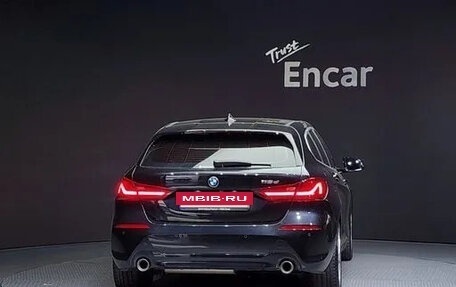 BMW 1 серия, 2021 год, 1 800 000 рублей, 4 фотография