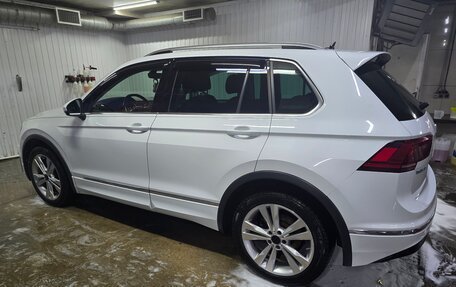 Volkswagen Tiguan II, 2018 год, 2 550 000 рублей, 3 фотография