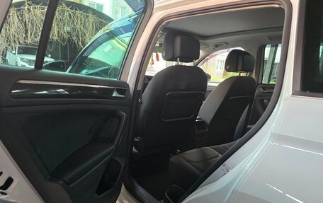 Volkswagen Tiguan II, 2018 год, 2 550 000 рублей, 8 фотография