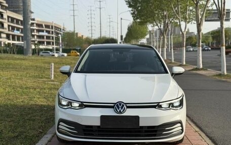 Volkswagen Golf VIII, 2021 год, 1 480 442 рублей, 2 фотография