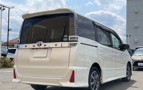 Toyota Voxy III, 2021 год, 2 500 000 рублей, 6 фотография