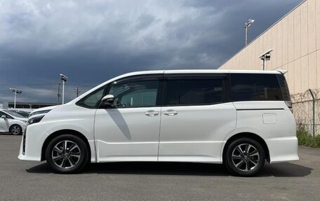Toyota Voxy III, 2021 год, 2 500 000 рублей, 5 фотография
