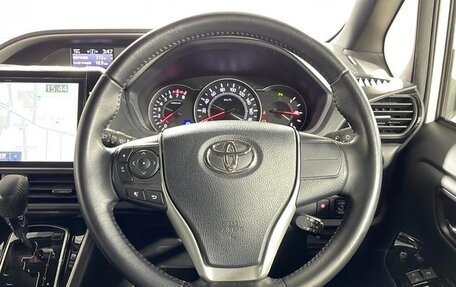 Toyota Voxy III, 2021 год, 2 500 000 рублей, 10 фотография