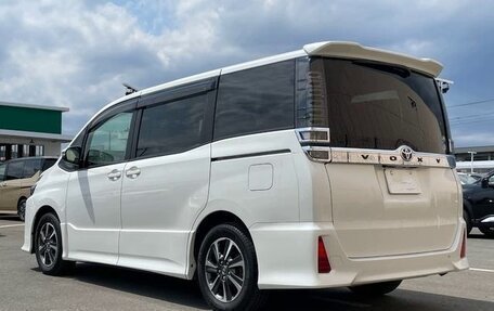 Toyota Voxy III, 2021 год, 2 500 000 рублей, 8 фотография