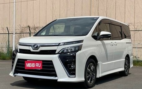 Toyota Voxy III, 2021 год, 2 500 000 рублей, 3 фотография