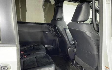 Toyota Voxy III, 2021 год, 2 500 000 рублей, 24 фотография