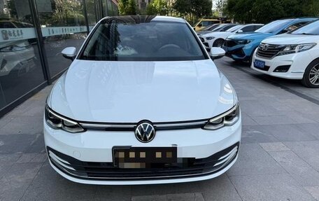 Volkswagen Golf VIII, 2022 год, 1 630 442 рублей, 3 фотография