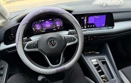 Volkswagen Golf VIII, 2022 год, 1 630 442 рублей, 8 фотография