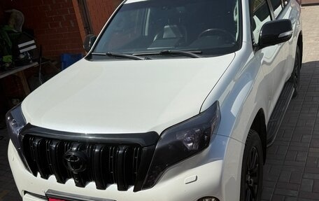 Toyota Land Cruiser Prado 150 рестайлинг 2, 2016 год, 3 800 000 рублей, 5 фотография