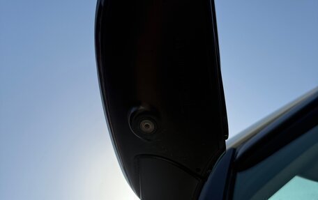 Toyota Land Cruiser Prado 150 рестайлинг 2, 2016 год, 3 800 000 рублей, 26 фотография