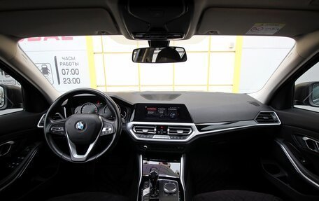 BMW 3 серия, 2019 год, 2 745 000 рублей, 10 фотография