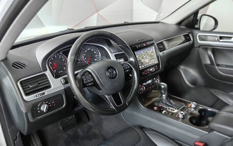 Volkswagen Touareg III, 2013 год, 1 595 000 рублей, 14 фотография