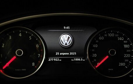 Volkswagen Touareg III, 2013 год, 1 595 000 рублей, 21 фотография