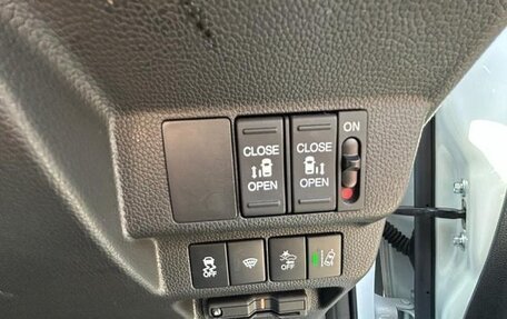 Honda Freed II, 2022 год, 1 335 000 рублей, 19 фотография