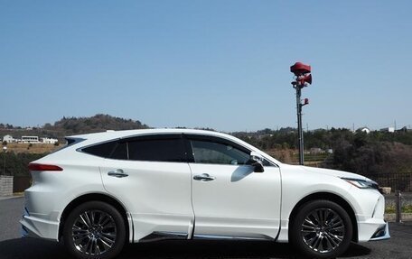 Toyota Harrier, 2022 год, 2 540 000 рублей, 8 фотография
