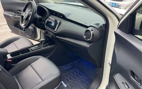 Nissan Kicks I, 2022 год, 1 850 000 рублей, 10 фотография
