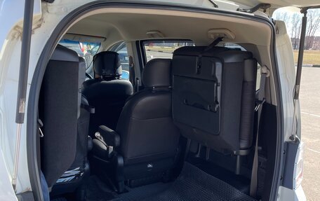 Honda Freed I, 2011 год, 1 300 000 рублей, 14 фотография