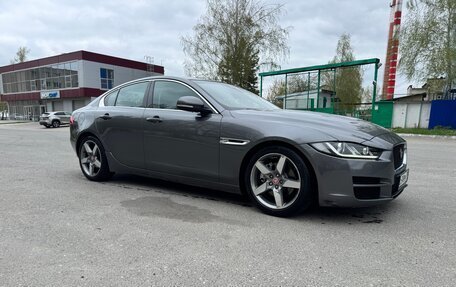 Jaguar XE I рестайлинг, 2015 год, 1 960 000 рублей, 3 фотография