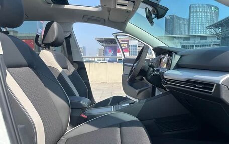 Volkswagen Golf VIII, 2022 год, 1 760 000 рублей, 8 фотография
