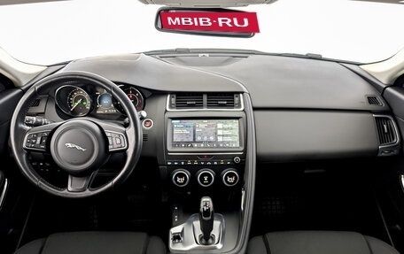 Jaguar E-Pace, 2019 год, 2 950 000 рублей, 14 фотография