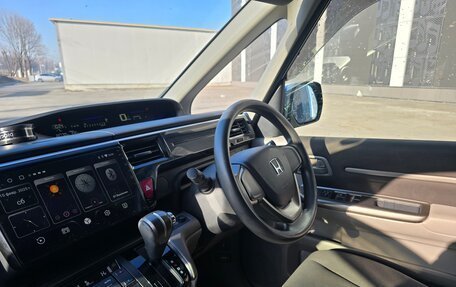 Honda Stepwgn IV, 2018 год, 1 540 000 рублей, 14 фотография