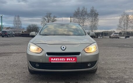 Renault Fluence I, 2013 год, 850 000 рублей, 2 фотография