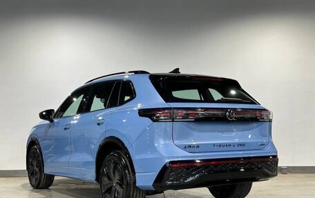 Volkswagen Tiguan, 2024 год, 4 450 000 рублей, 7 фотография