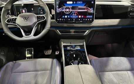 Volkswagen Tiguan, 2024 год, 4 450 000 рублей, 21 фотография
