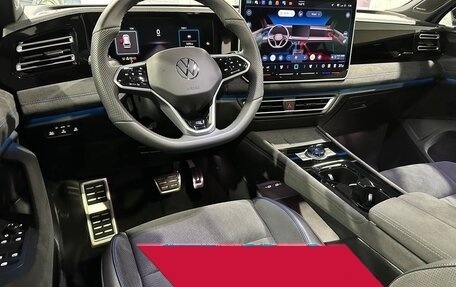 Volkswagen Tiguan, 2024 год, 4 450 000 рублей, 20 фотография