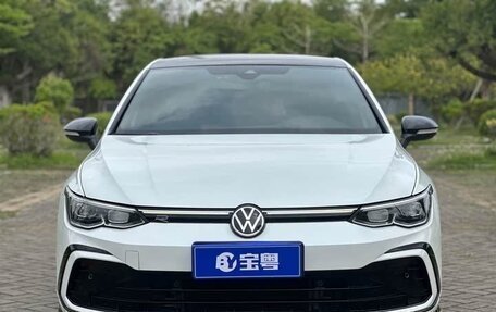 Volkswagen Golf VIII, 2022 год, 1 900 000 рублей, 2 фотография