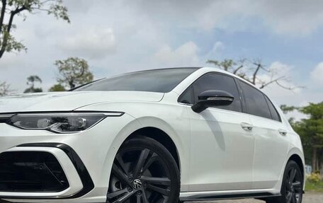 Volkswagen Golf VIII, 2022 год, 1 900 000 рублей, 6 фотография