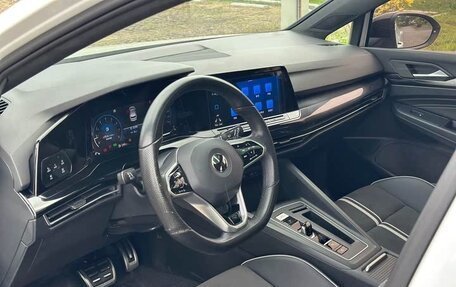 Volkswagen Golf VIII, 2022 год, 1 900 000 рублей, 11 фотография
