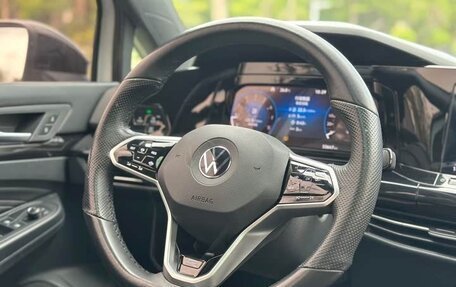 Volkswagen Golf VIII, 2022 год, 1 900 000 рублей, 20 фотография