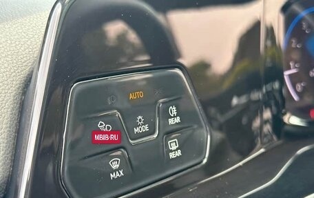Volkswagen Golf VIII, 2022 год, 1 900 000 рублей, 23 фотография