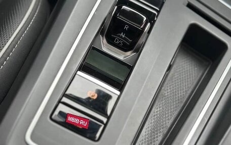 Volkswagen Golf VIII, 2022 год, 1 900 000 рублей, 19 фотография