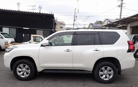 Toyota Land Cruiser Prado 150 рестайлинг 2, 2021 год, 4 000 000 рублей, 3 фотография