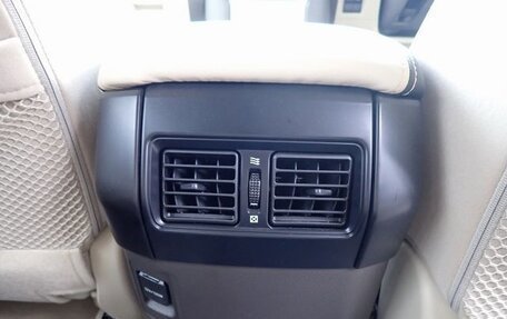 Toyota Land Cruiser Prado 150 рестайлинг 2, 2021 год, 4 000 000 рублей, 17 фотография