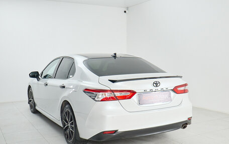 Toyota Camry, 2018 год, 2 695 000 рублей, 5 фотография