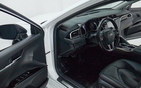 Toyota Camry, 2018 год, 2 695 000 рублей, 8 фотография