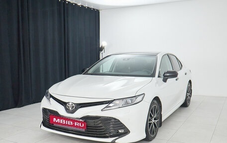 Toyota Camry, 2018 год, 2 695 000 рублей, 3 фотография