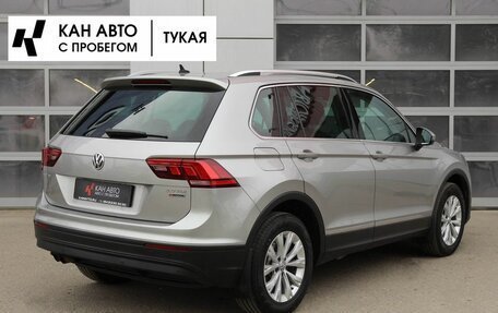 Volkswagen Tiguan II, 2017 год, 2 399 000 рублей, 2 фотография