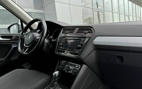 Volkswagen Tiguan II, 2017 год, 2 399 000 рублей, 6 фотография