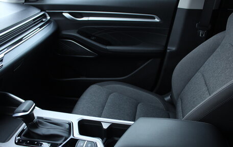 Geely Emgrand, 2024 год, 1 748 000 рублей, 15 фотография